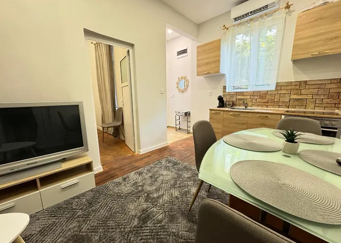 Compass- Super Center * Burgas